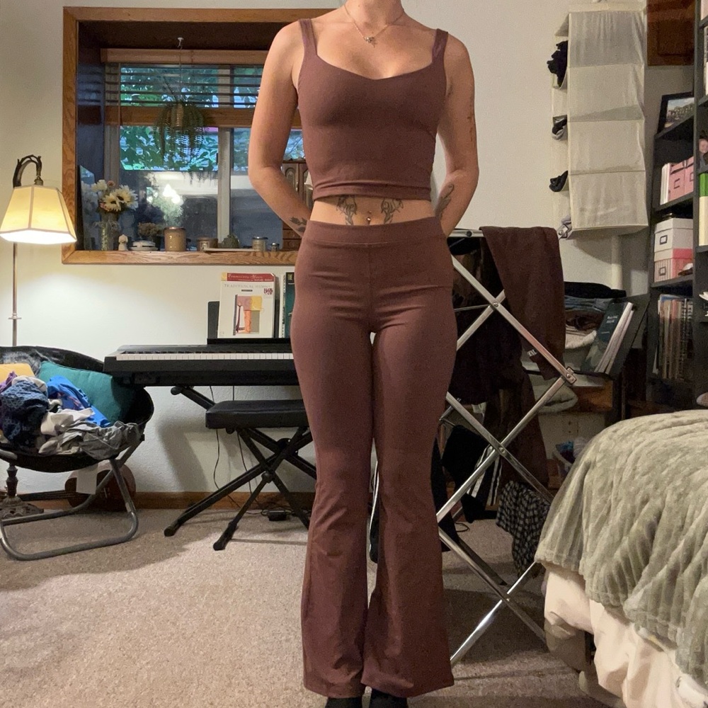 Reoria Brown Yoga Tank Top and Flare Leggings Set